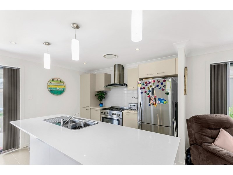 10 Morson Avenue, Horsley NSW 2530