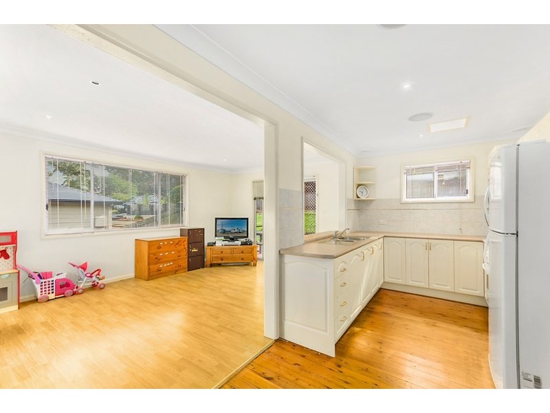 24 Bright Parade, Dapto NSW 2530