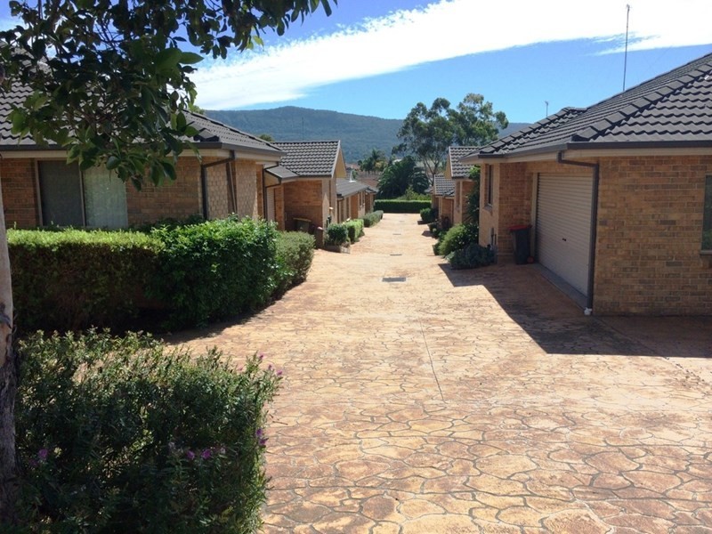 4/120 Bong Bong Road, Horsley NSW 2530