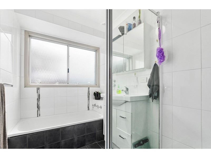 6 Greenbrook Place, Horsley NSW 2530