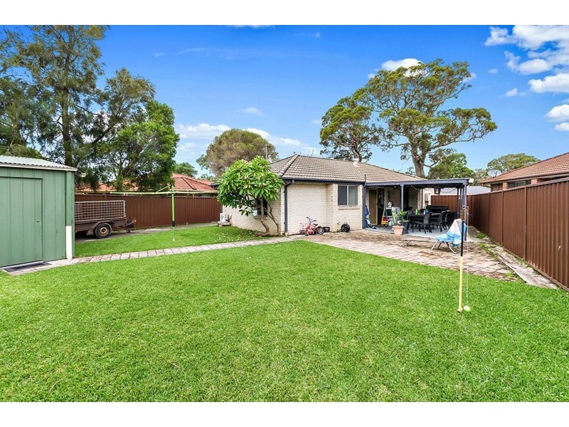 6 Greenbrook Place, Horsley NSW 2530