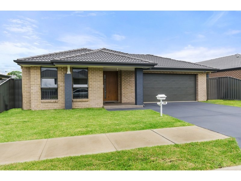 39 Flemmings Crescent, Horsley NSW 2530
