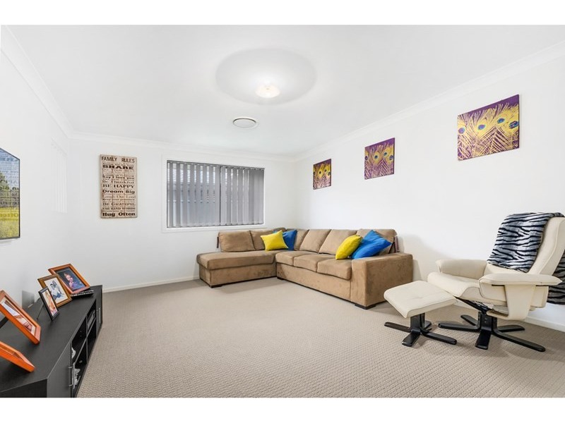 39 Flemmings Crescent, Horsley NSW 2530