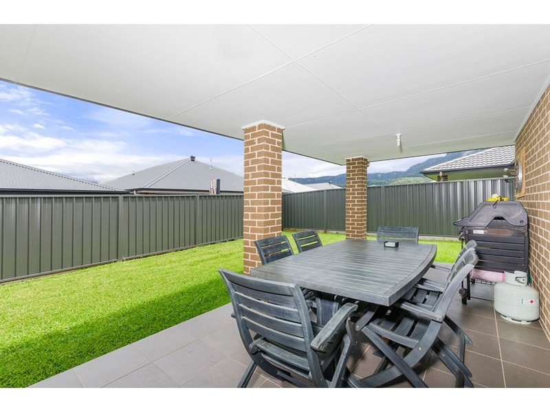 39 Flemmings Crescent, Horsley NSW 2530