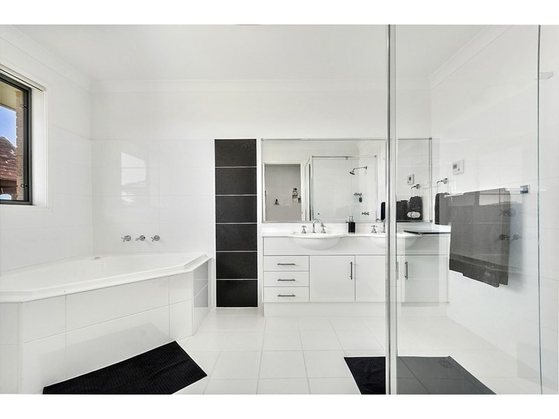 13 Larkins Lane, Yallah NSW 2530