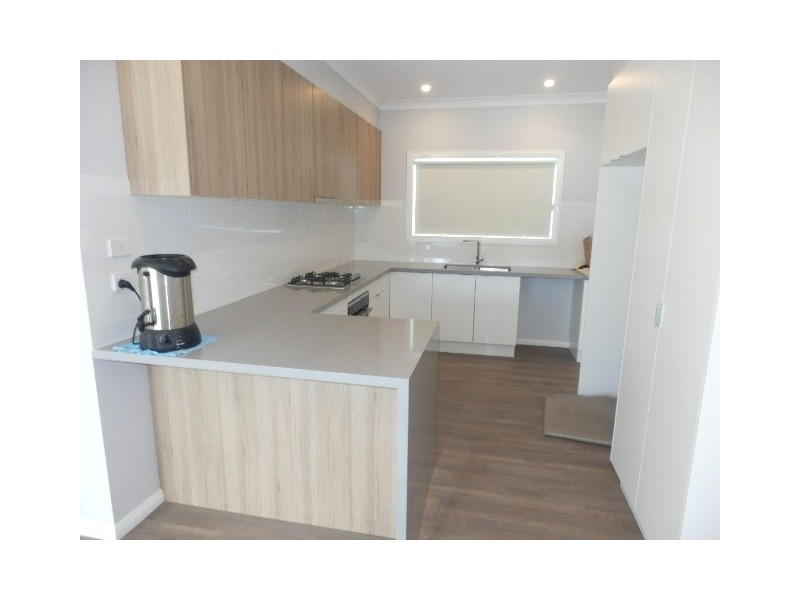 7b Antrim Avenue, Warilla NSW 2528