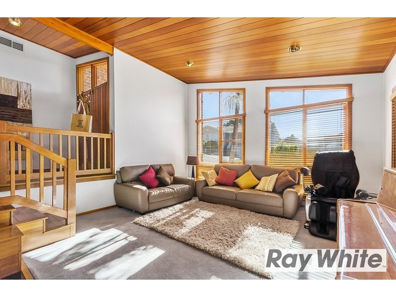 11 Deenyi Close, Cordeaux Heights NSW 2526