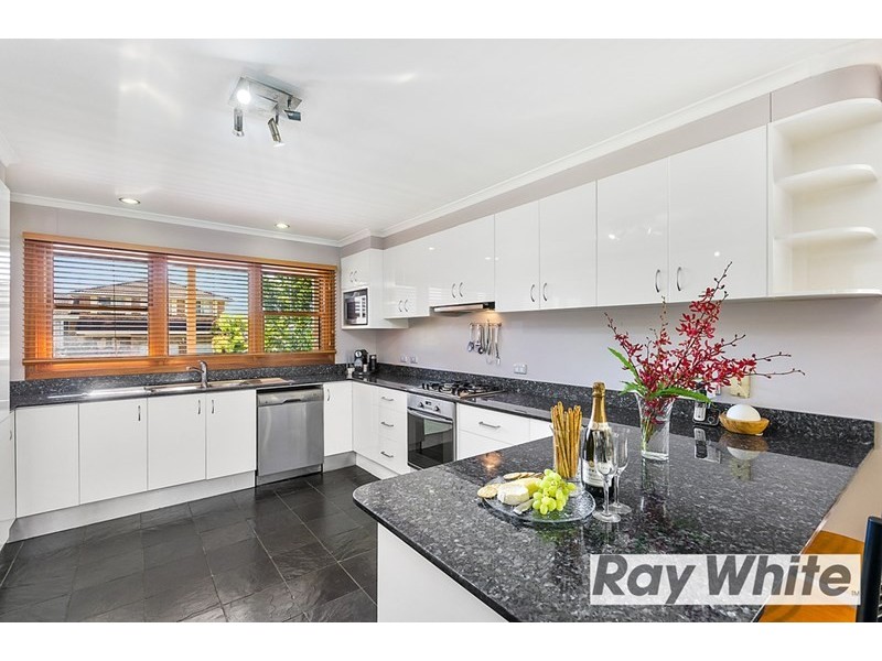 11 Deenyi Close, Cordeaux Heights NSW 2526