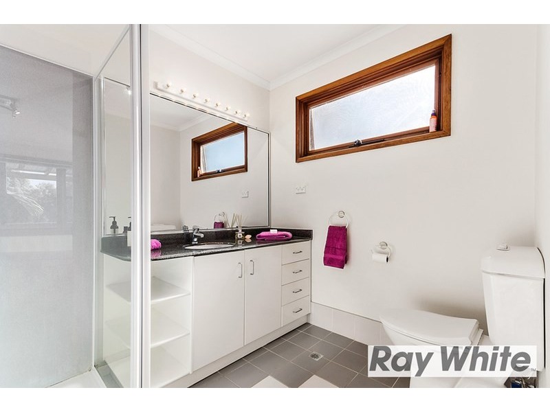 11 Deenyi Close, Cordeaux Heights NSW 2526