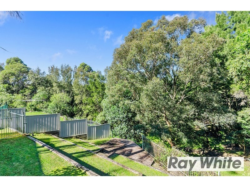 11 Deenyi Close, Cordeaux Heights NSW 2526