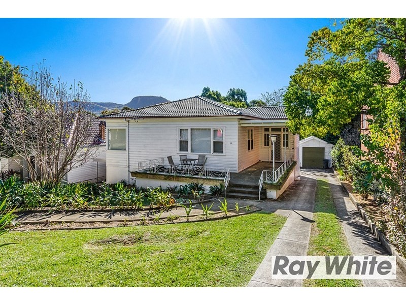 42 Norman Street, Mangerton NSW 2500