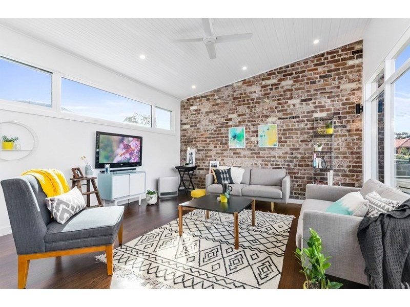 16 Booyong Street, West Wollongong NSW 2500