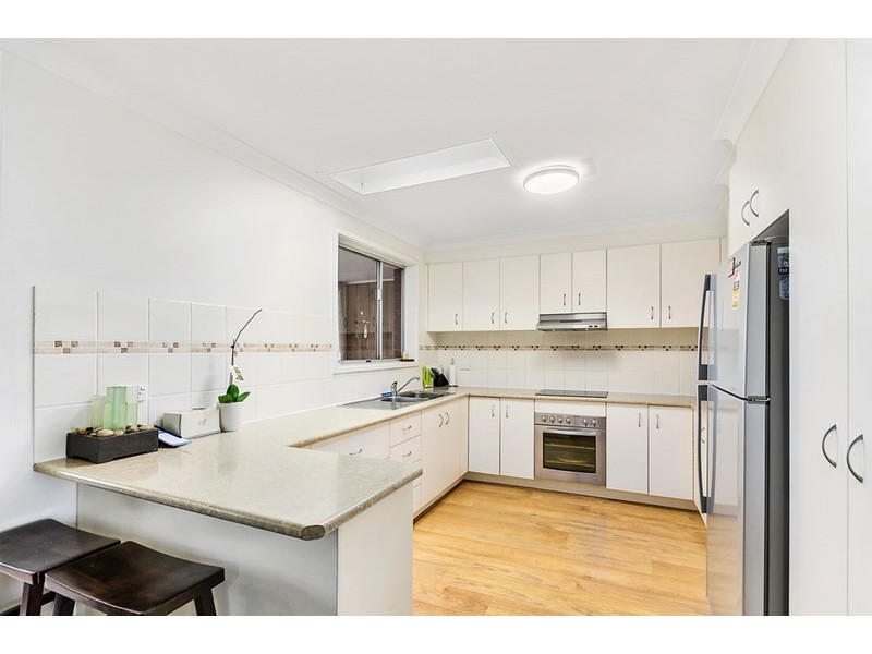 6 Ash Avenue, Albion Park Rail NSW 2527