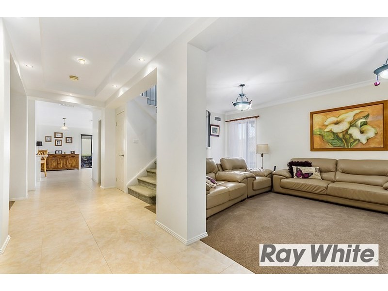 4 Dombarton Place, Horsley NSW 2530