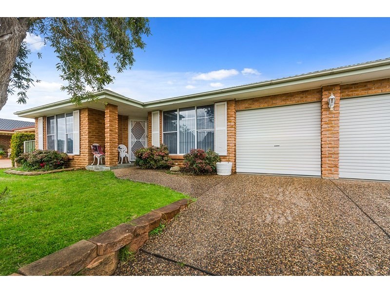 12 Gloucester Circuit, Albion Park NSW 2527