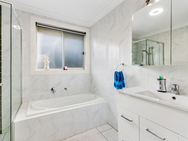 159 Wyndarra Way, Koonawarra NSW 2530