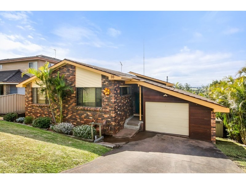 33 Scenic Crescent, Albion Park NSW 2527