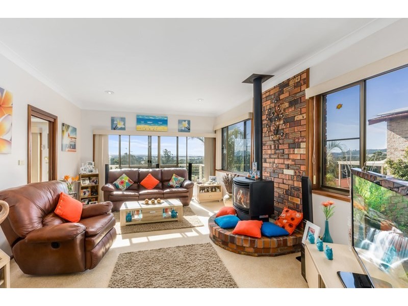 33 Scenic Crescent, Albion Park NSW 2527