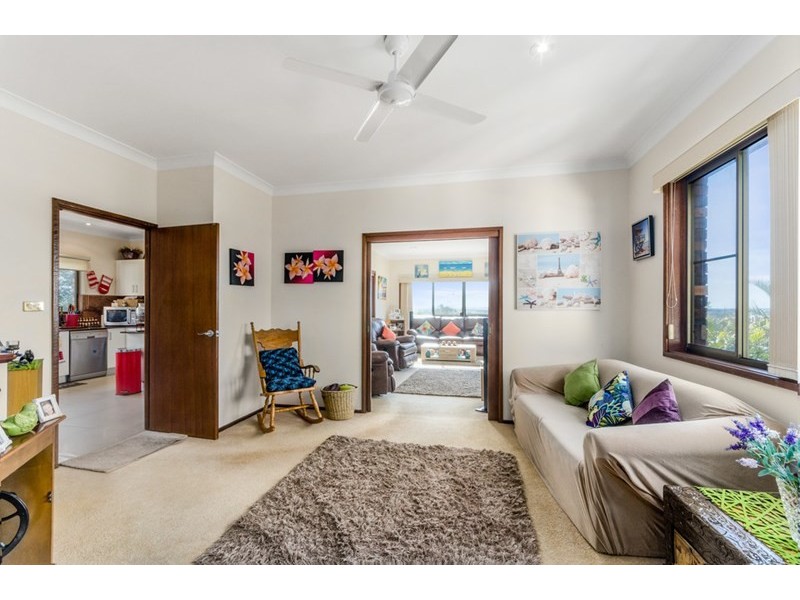 33 Scenic Crescent, Albion Park NSW 2527