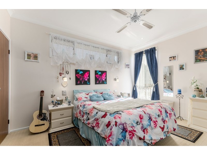 33 Scenic Crescent, Albion Park NSW 2527