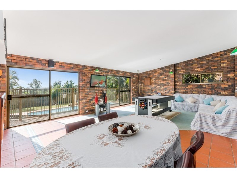 33 Scenic Crescent, Albion Park NSW 2527