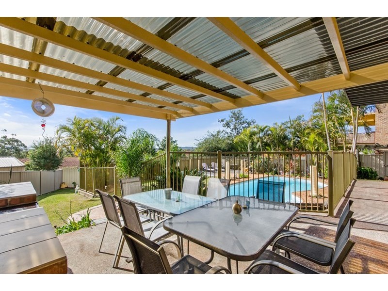 33 Scenic Crescent, Albion Park NSW 2527