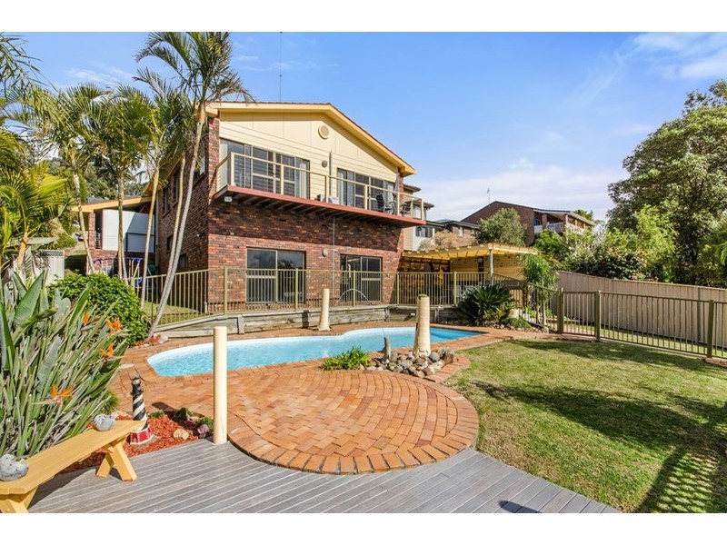 33 Scenic Crescent, Albion Park NSW 2527