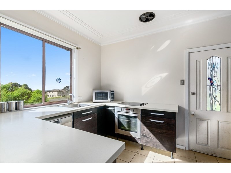 1 Noble Road, Lake Heights NSW 2502