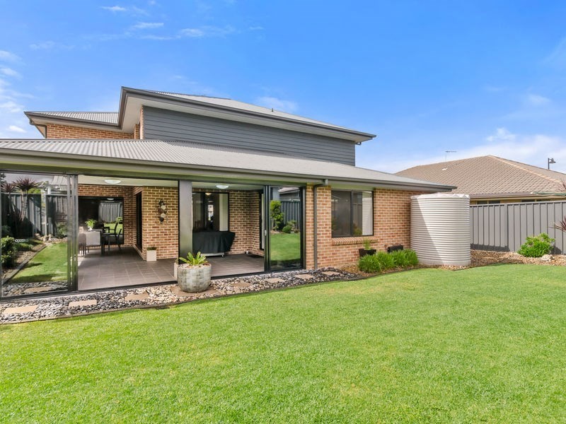 12 Johnston Avenue, Haywards Bay NSW 2530