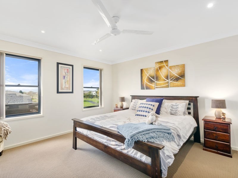 12 Johnston Avenue, Haywards Bay NSW 2530