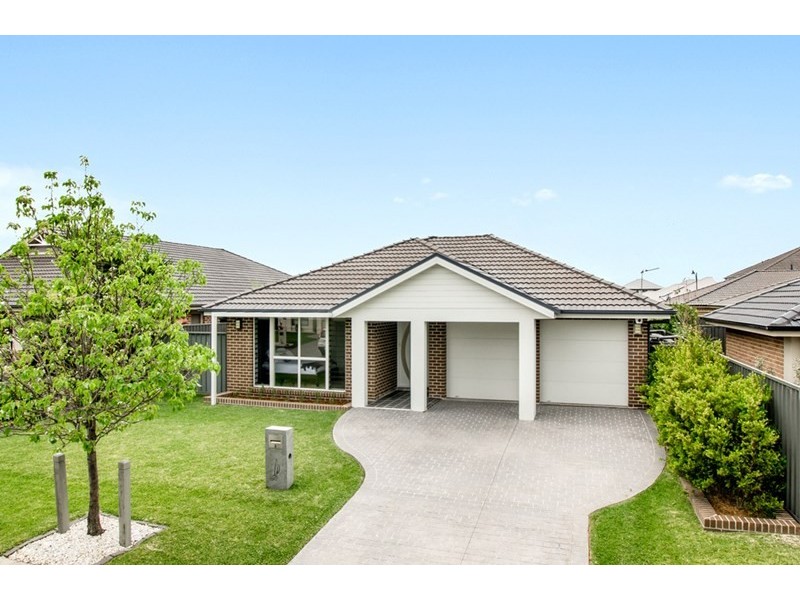 3 Athanlin Avenue, Haywards Bay NSW 2530