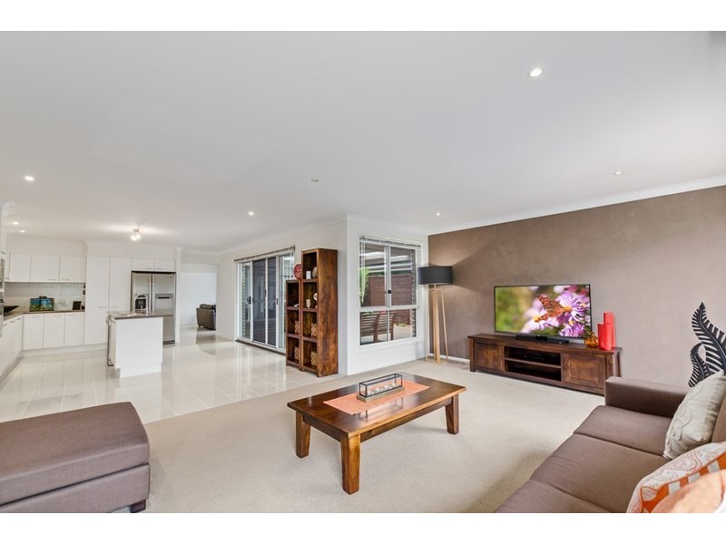 3 Athanlin Avenue, Haywards Bay NSW 2530