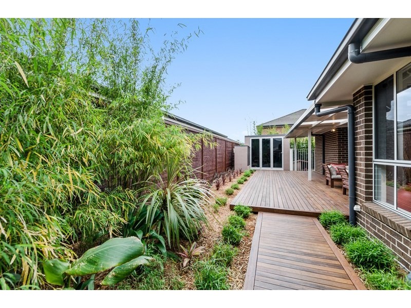 3 Athanlin Avenue, Haywards Bay NSW 2530