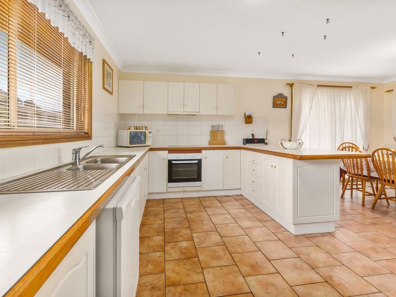 2 Michael Street, Albion Park NSW 2527
