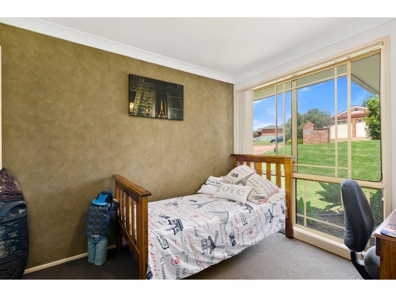 64 Robins Creek Drive, Horsley NSW 2530