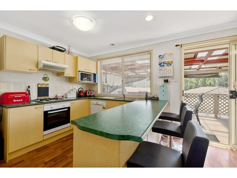 64 Robins Creek Drive, Horsley NSW 2530