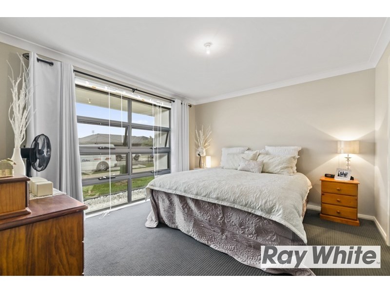 13 Wholahan Street, Horsley NSW 2530