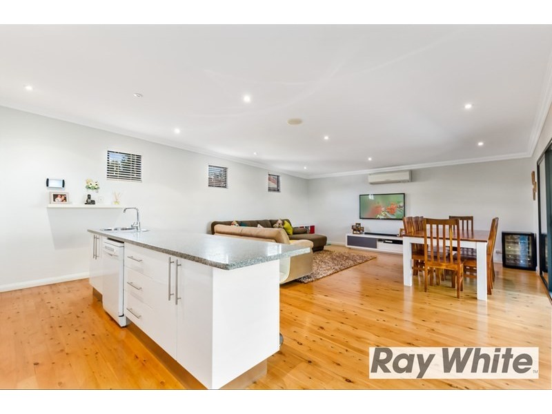 6 Oxford Road, Dapto NSW 2530