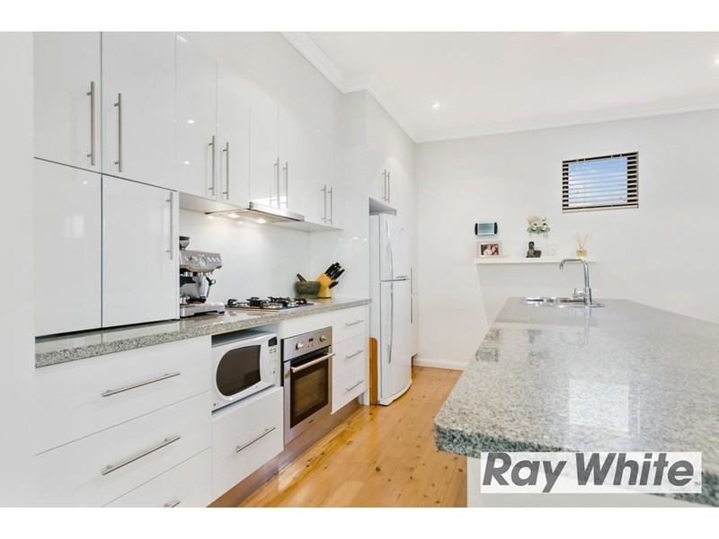 6 Oxford Road, Dapto NSW 2530