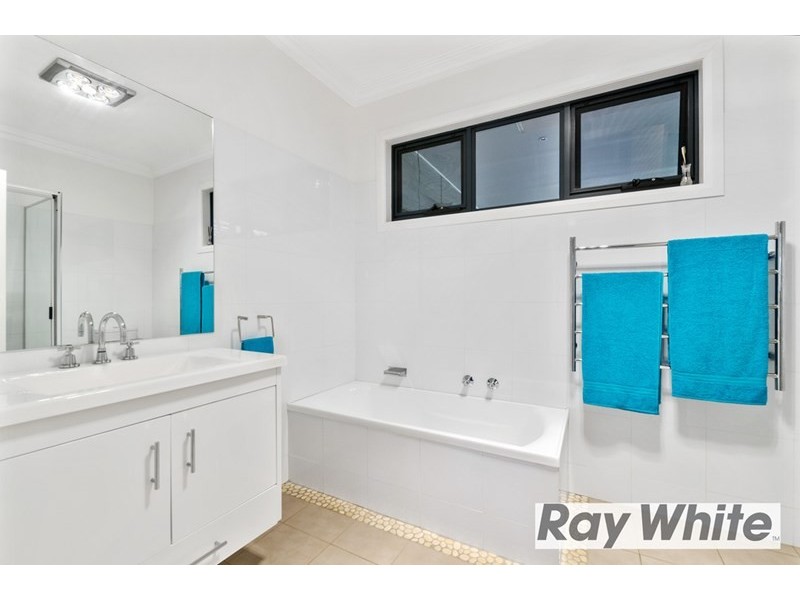 6 Oxford Road, Dapto NSW 2530