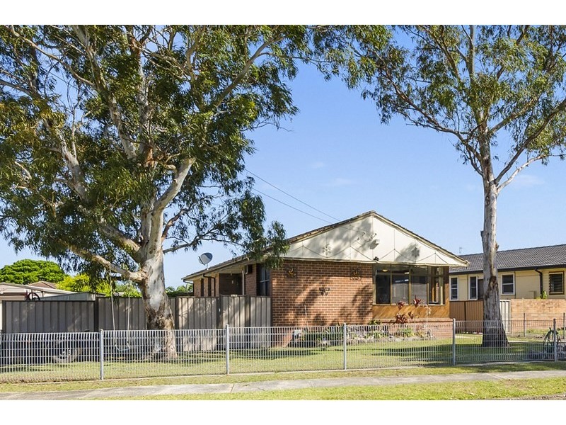 31 Eleebana Crescent, Koonawarra NSW 2530