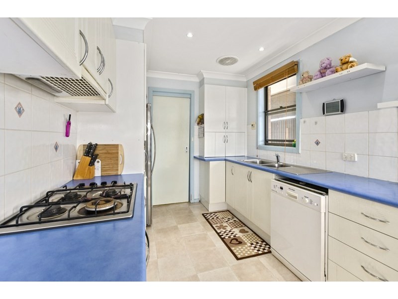 31 Eleebana Crescent, Koonawarra NSW 2530