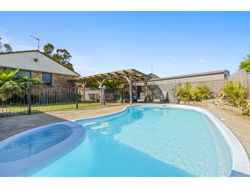 31 Eleebana Crescent, Koonawarra NSW 2530