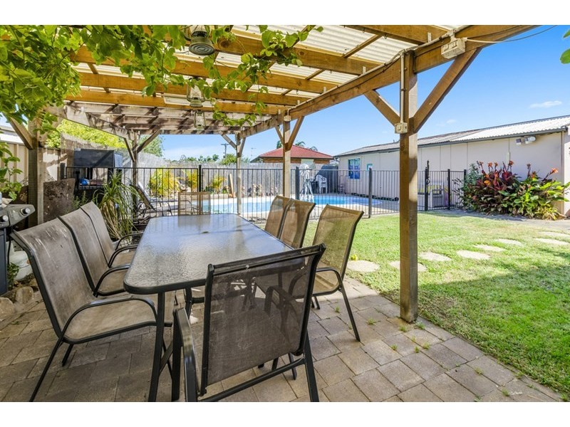 31 Eleebana Crescent, Koonawarra NSW 2530