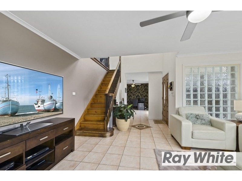 4 Huxley Drive, Horsley NSW 2530