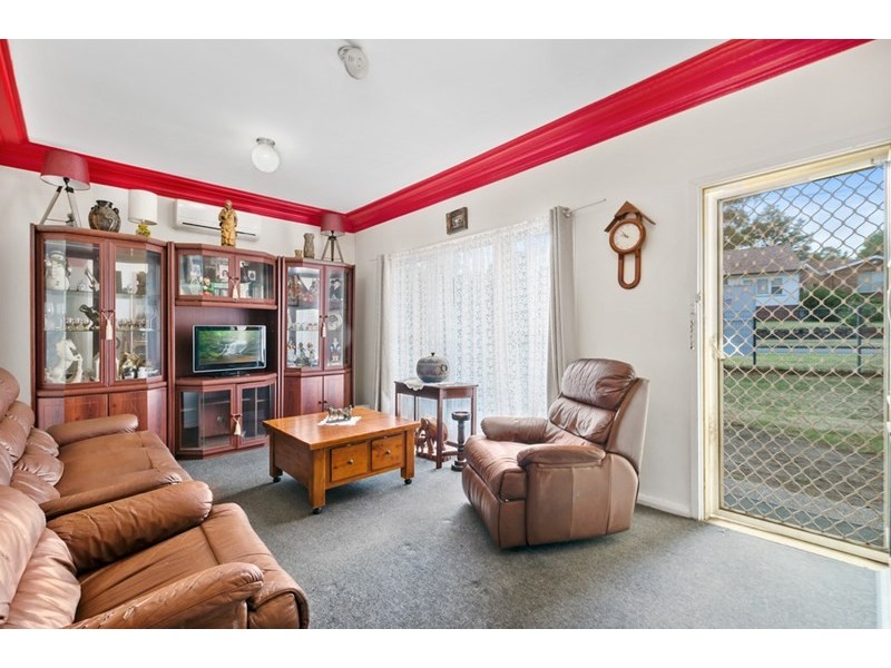 50 Prince Edward Drive, Dapto NSW 2530