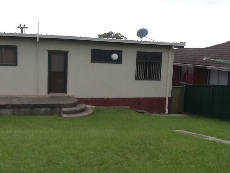 110 Edgeworth Avenue, Kanahooka NSW 2530