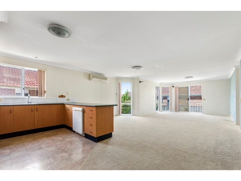 11 Glenlee Drive, Horsley NSW 2530