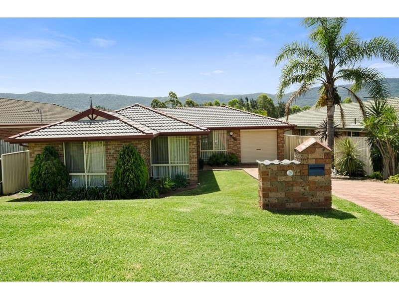 64 Robins Creek Drive, Horsley NSW 2530