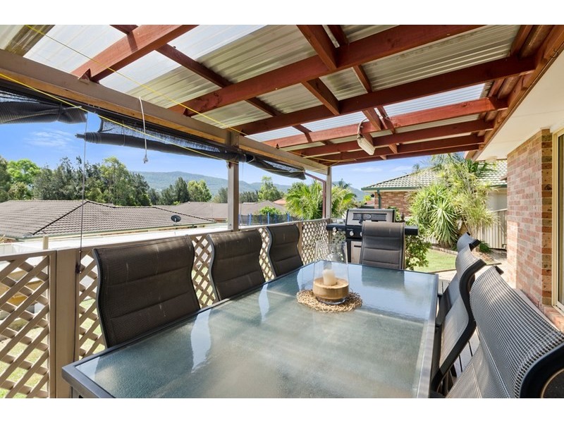 64 Robins Creek Drive, Horsley NSW 2530